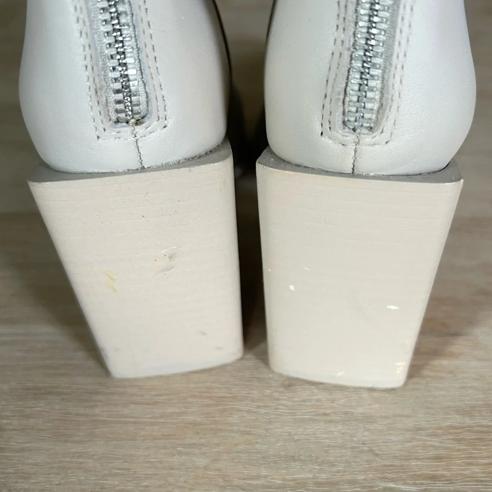 Steven Madden Tish Ankle Boot in Bone Leather